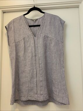 Light 100 percent linen-Striped V-Neck Women’s Top